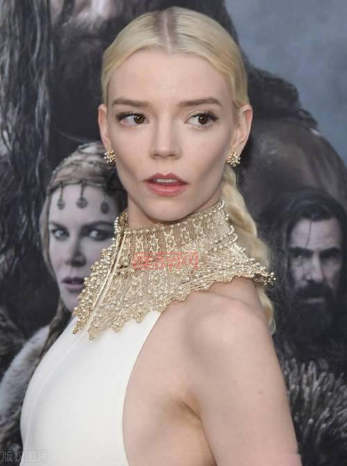 安雅三级：揭秘安雅泰勒-乔伊的性感魅力与演技