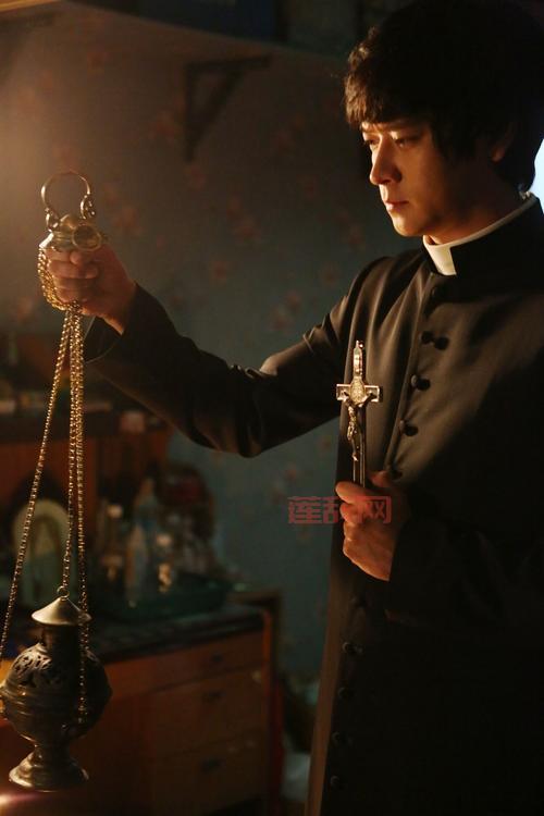 大胆尝试！韩国电影黑祭司们开启驱魔题材新挑战