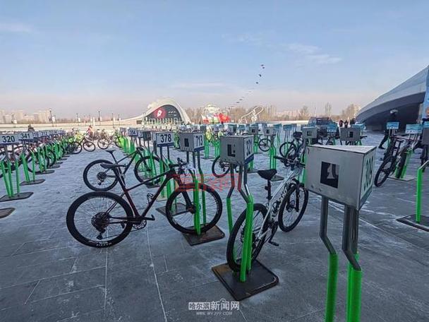 「探索自然新装备，斥候外套助力您的户外探险」