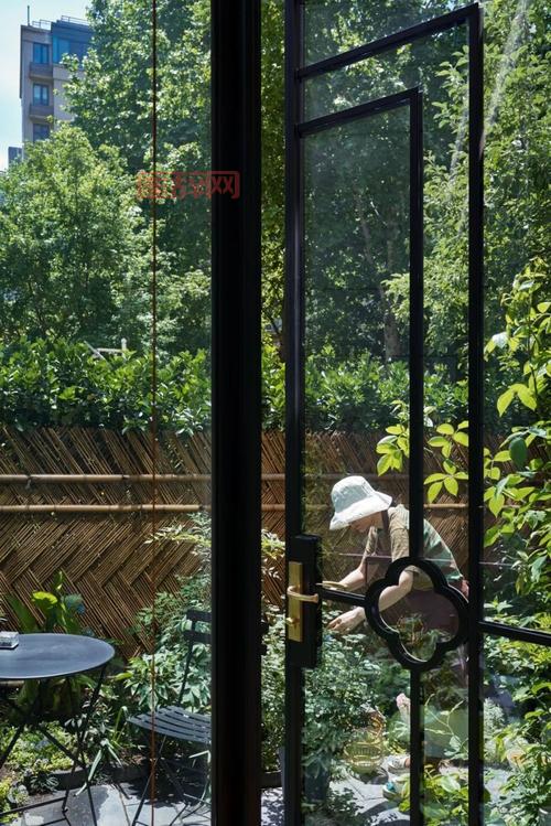 想在静谧的庭院外冥想？这几个准备工作要做好