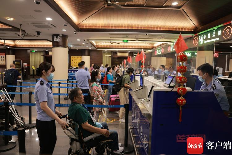 请出示文件：成为边境检查官，体验严峻的移民审查挑战