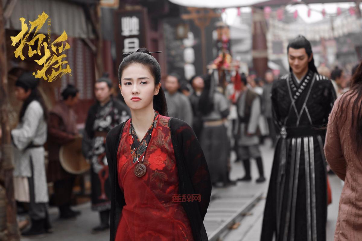 招摇电视剧演员阵容揭秘：白鹿、许凯、肖燕等实力演绎！