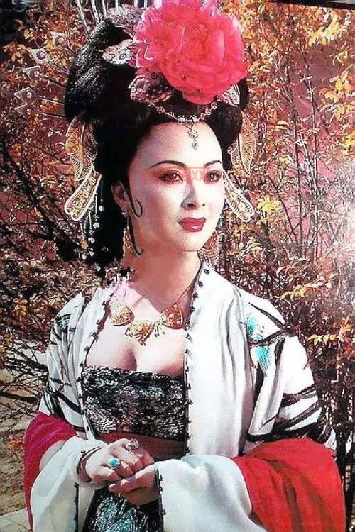 羞花是谁？揭秘中国古代四大美女之一杨玉环