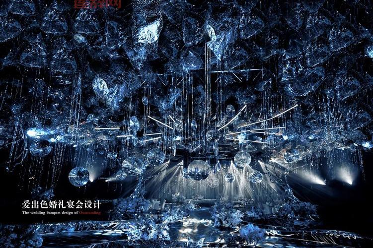 穿越时空之门:解锁未来与过去的神秘门扉