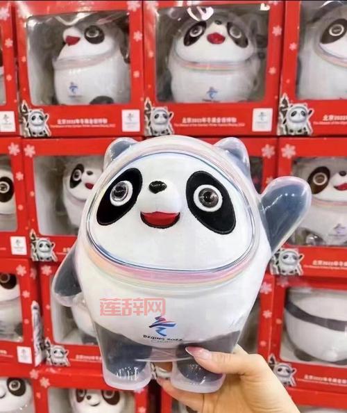 冰墩墩最恐怖的一面曝光:快速攻击与恐怖面具的背后