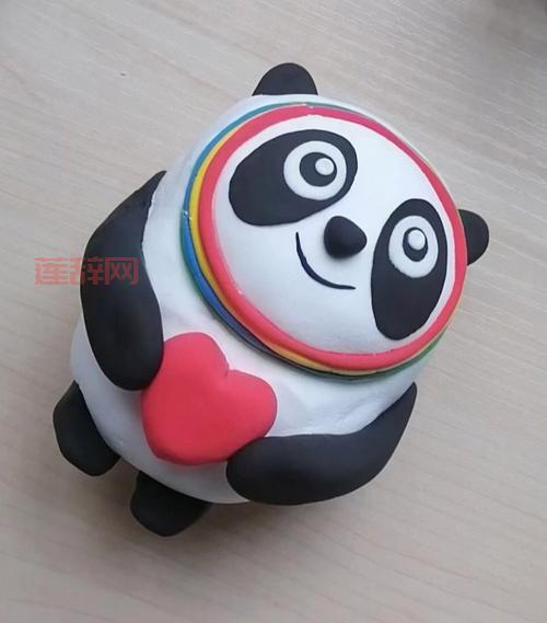 冰墩墩最恐怖的一面曝光:快速攻击与恐怖面具的背后